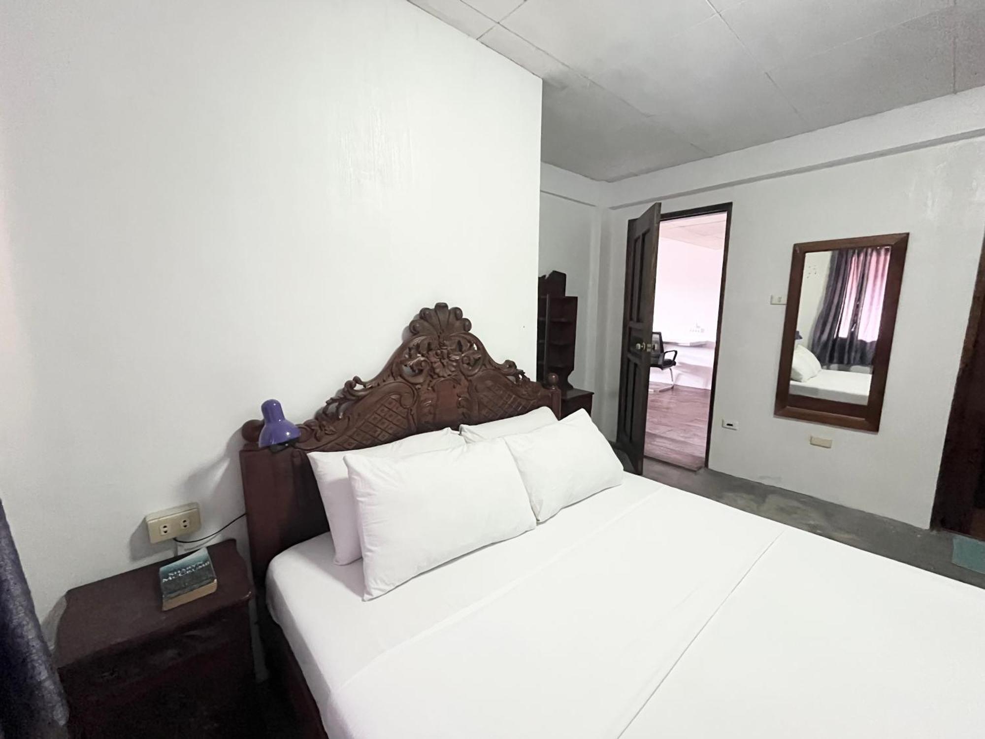 Uncharted Hostel Puerto Galera Exteriér fotografie